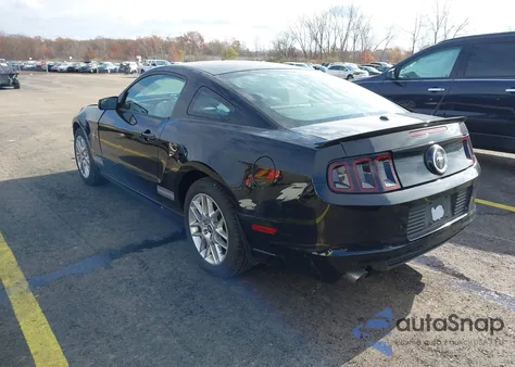 2013 Ford Mustang V6 Premium из США, поврежденный, VIN 1ZVBP8AM3D5208786